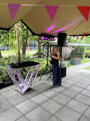 DJ  & Zangeres in Delden.jpg