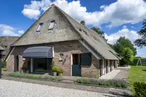 zonwering_nieuw-amsterdam_Homan_Zonwering/Rolluiken_en_Garagedeuren_7.jpg
