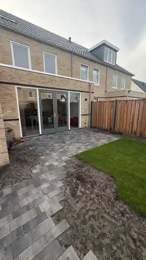 Organische tuin in Eemnes.jpg
