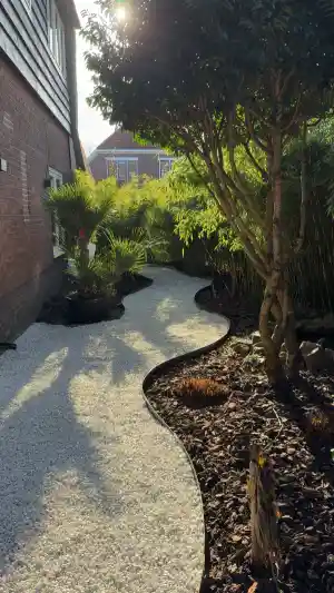 Een oase in hartje Laren.jpg