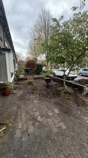 Voor en achtertuin renovatie Hilversum.jpg