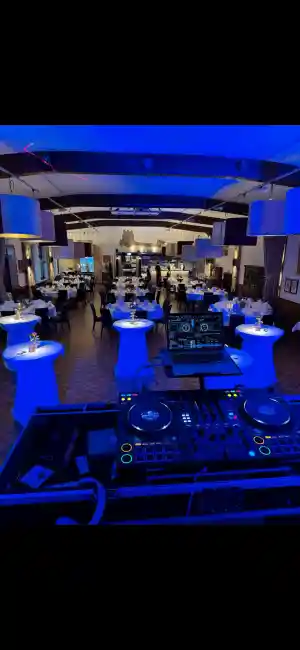dj_j%C3%BCchen_Markus_DJ_MoMo_3.jpg