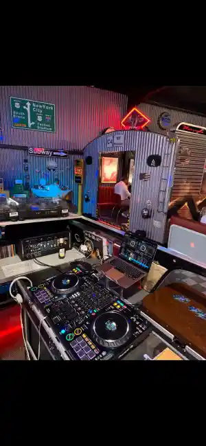 dj_j%C3%BCchen_Markus_DJ_MoMo_7.jpg