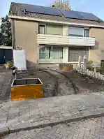 aanleggen van voortuin met nieuwe beplanting .jpg