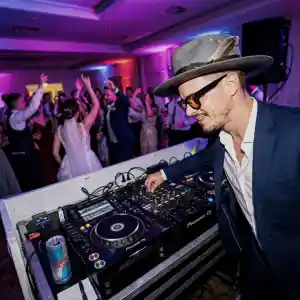 dj_ingolstadt_Chris_DJ_PyRo_|_Hochzeits_&_Event_DJ_mit_Club-DNA_2.jpg