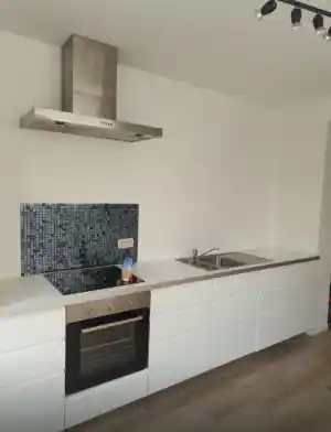 Vakkundig geschilderde keuken met oog voor detail.jpg