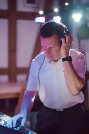 dj_wittgendorf_Mobile_Diskothek_DJ_Tobi_2.jpg