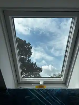 Dachfenster geliefert und verbaut.jpg