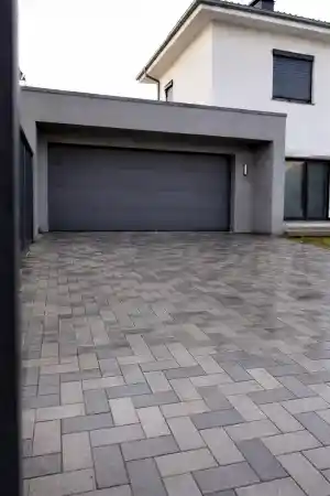 Hofeinfahrt Pflastersteine .jpg