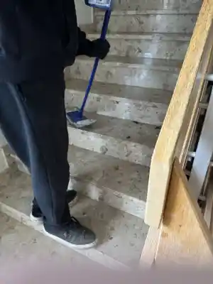 Büro- und Sozialraumreinigung bei einer Schreinerei.jpg