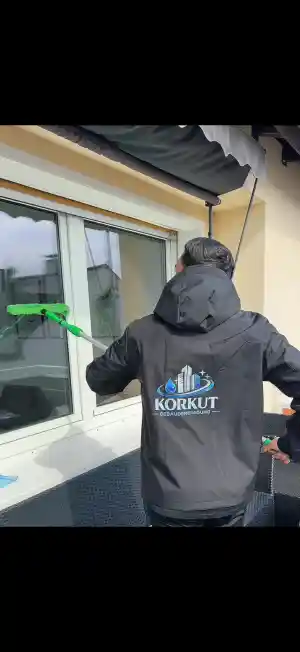 reinigungsfirma_meschede_Korkut_Gebäudereinigung_4.jpg