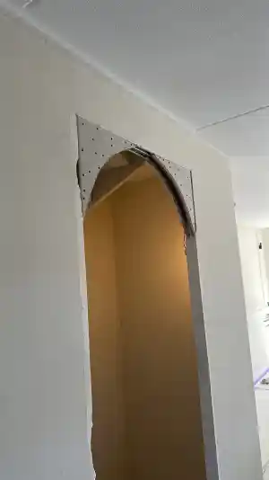 Deur in een boog.jpg