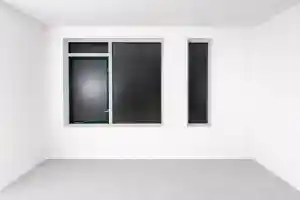 Afgewerkte woning met tevreden klanten.jpg