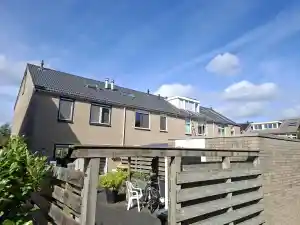 Steenwijk renovatie dak en aanleggen tuin.jpg