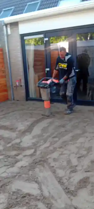 Nieuwegein renovatie dak en aanleggen tuin.jpg