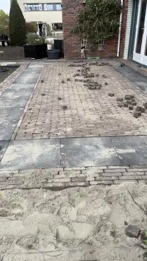Tuin nieuw aanleggen met oprit.jpg