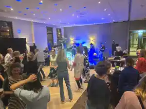 Drive in show met live band.jpg