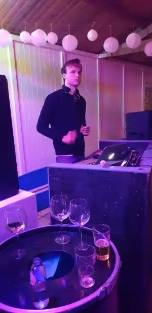 dj_den-haag_Infinity_of_Love_5.jpg