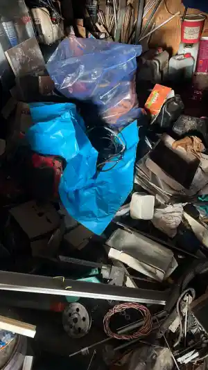 Entrümpelung 4 Zimmer und Garage .jpg