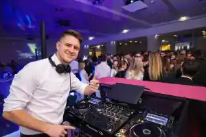 dj_fellbach_SoundMoment_-_Event_DJ`s_6.jpg