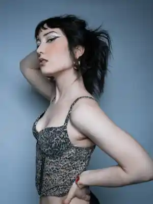 Ainara in the studio.jpg