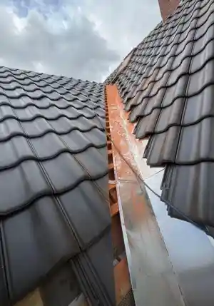 dachdecker_marl_Varadano_Bedachungen_–_Ihr_Meisterbetrieb_für_Dach_&_Holz_7.jpg