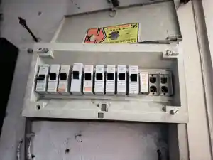 laadpalen_sint-niklaas-nieuwkerken-waas_Azim_Electech_3.jpg
