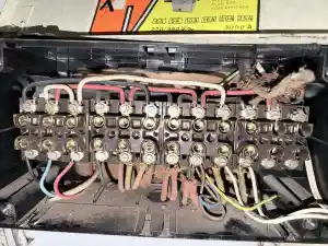 laadpalen_sint-niklaas-nieuwkerken-waas_Azim_Electech_5.jpg