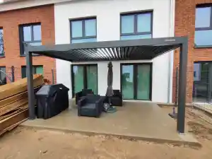 Pergolux Terrassenüberdachung montieren .jpg