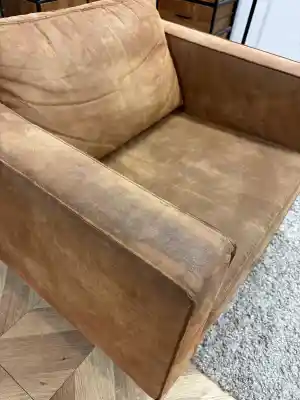 Reiniging van fauteuil, 3 zits bank en hocker in Tilburg.jpg