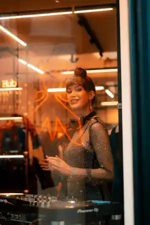 dj_amsterdam_DJ_Ivy_Vandervorst_4.jpg