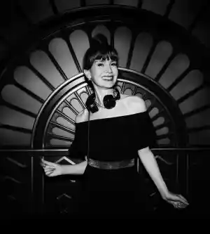 dj_amsterdam_DJ_Ivy_Vandervorst_2.jpg