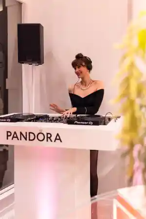 dj_amsterdam_DJ_Ivy_Vandervorst_3.jpg