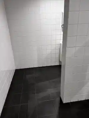 Bedrijf schoongemaakt .jpg