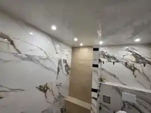 Badkamer renovatie. Oude badkamer verwijderen daarna nieuwe realiseren.jpg