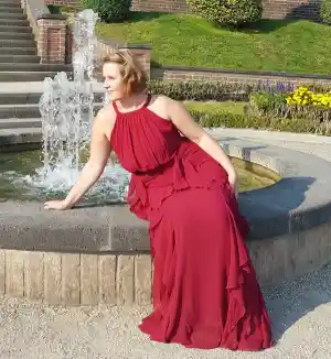freie-redner_k%C3%B6ln_Sängerin_Claudia_Groß_(AURALIE)_5.jpg