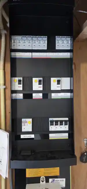 elektricien_dronten_Michielsen_bedrijfsdiensten_3.jpg