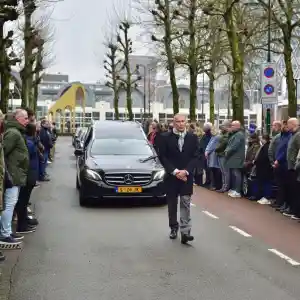 Uitvaart met Bas.jpg