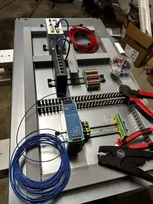 elektriker_ch%C3%BCden_Elektrotechnik_Witzel_3.jpg