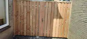 schutting geplaatst.jpg