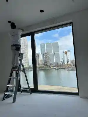 Binnenafwerking nieuwbouwappartementen aan de Maas in Rotterdam.jpg