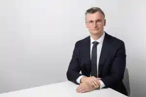 rechtsanwalt_berlin_Rechtsanwalt_Florian_Hischer_2.jpg