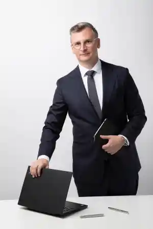 rechtsanwalt_berlin_Rechtsanwalt_Florian_Hischer_5.jpg