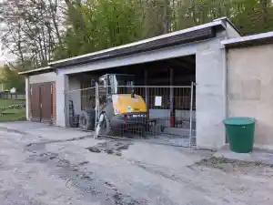 Rückbau/Demontage ein kleines Werkstatt in einem garage in Pirna .jpg
