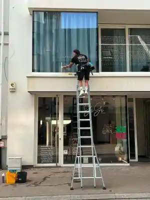 glazenwasser_torhout_Shine_Up_Cleaning_4.jpg