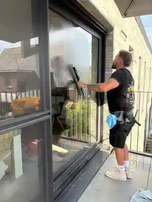 glazenwasser_torhout_Shine_Up_Cleaning_3.jpg