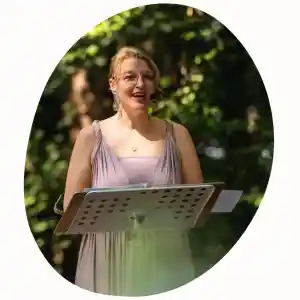 freie-redner_wolfsburg_Nicole_Maass_Zertifizierte_Freie_Rednerin_(IHK)_&_Künstlerin_7.jpg