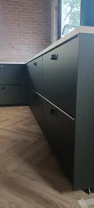 vloerlegger_amsterdam_VL_keukens,_meubilair_&_vloeren_5.jpg