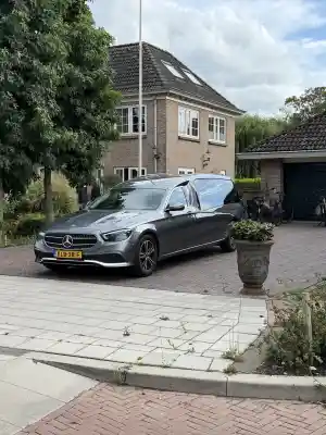 uitvaartverzorger_rotterdam_Repatriëring_en_Sober_en_Stijl_Uitvaarten_6.jpg