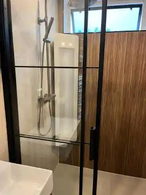 Luxe badkamer oplevering.jpg
